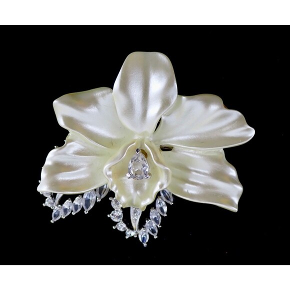 Nolan Miller Signed Ivory Orchid Floral Clear Crystal Rhinestones Brooch Vintage - Picture 1 of 16